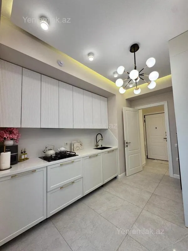 Satılır 3 otaqlı yeni tikili 100 m²