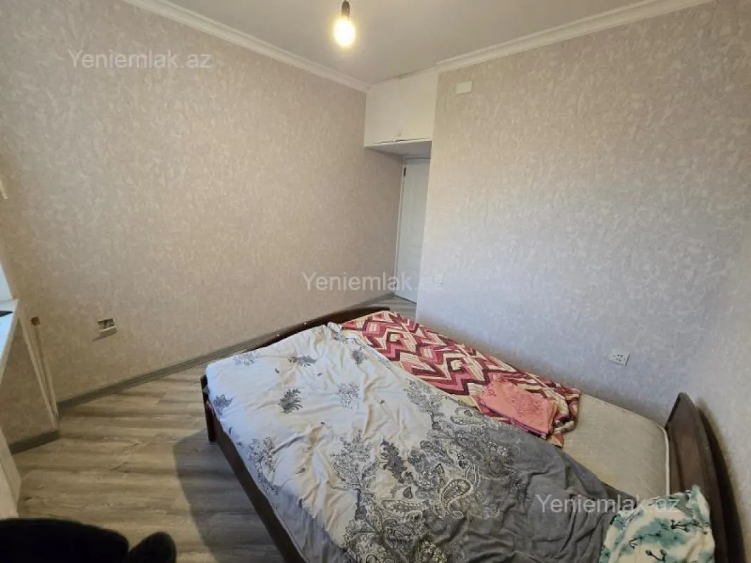 Satılır 3 otaqlı köhnə tikili 90 m²
