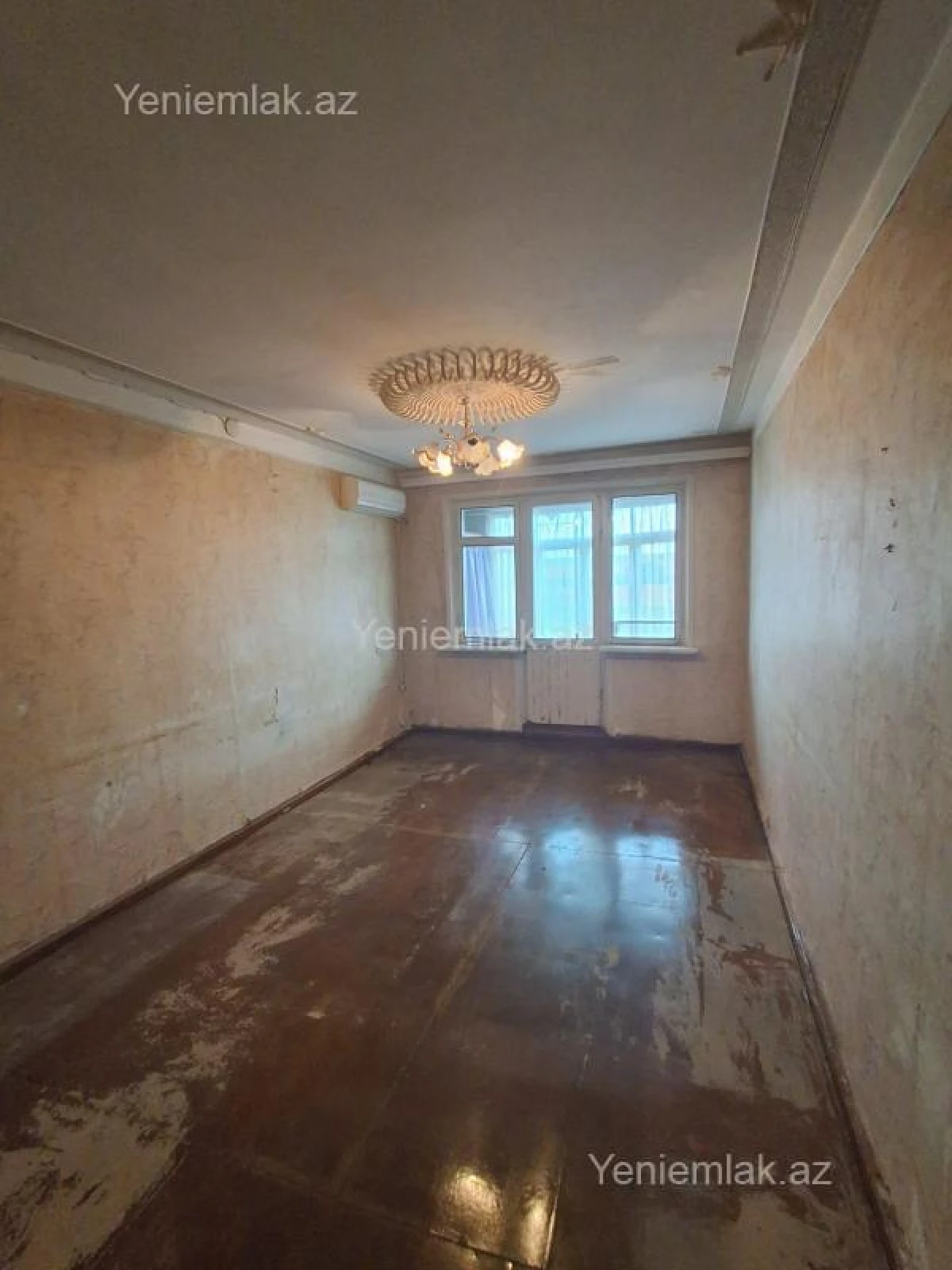Satılır 1 otaqlı köhnə tikili 32 m²