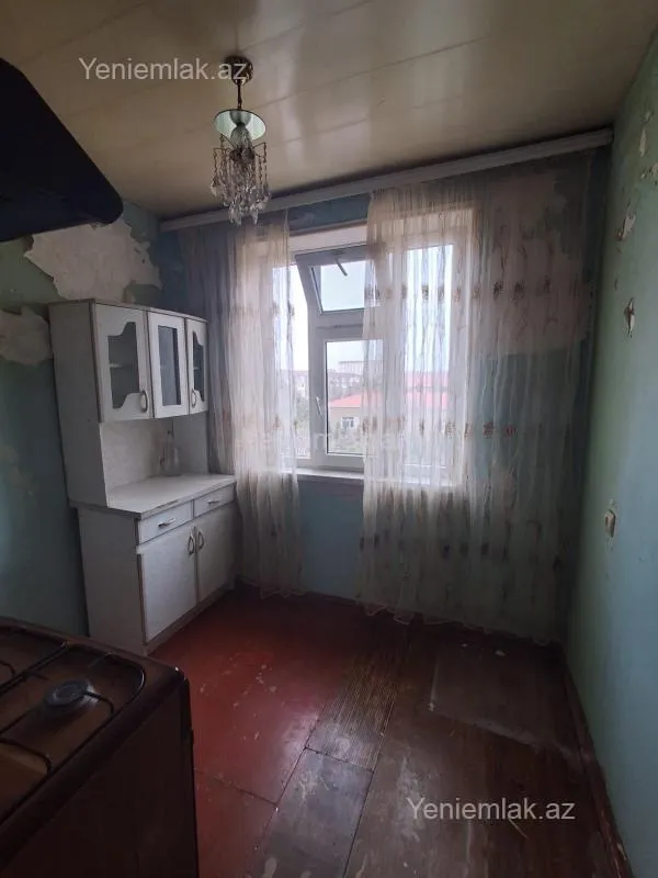 Satılır 1 otaqlı köhnə tikili 32 m²