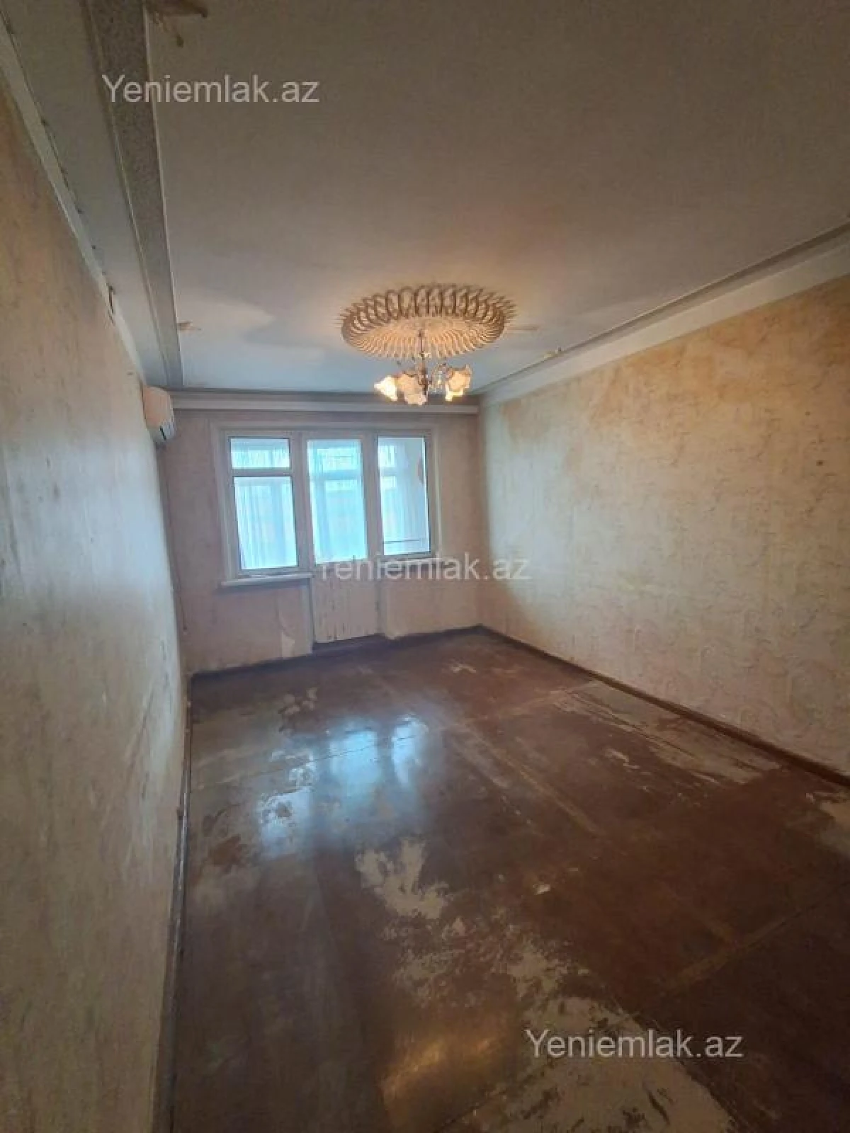 Satılır 1 otaqlı köhnə tikili 32 m²