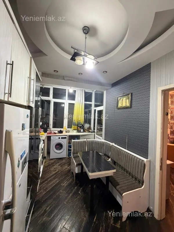 Satılır 3 otaqlı yeni tikili 100 m²