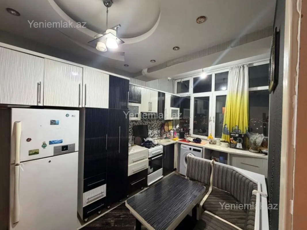 Satılır 3 otaqlı yeni tikili 100 m²