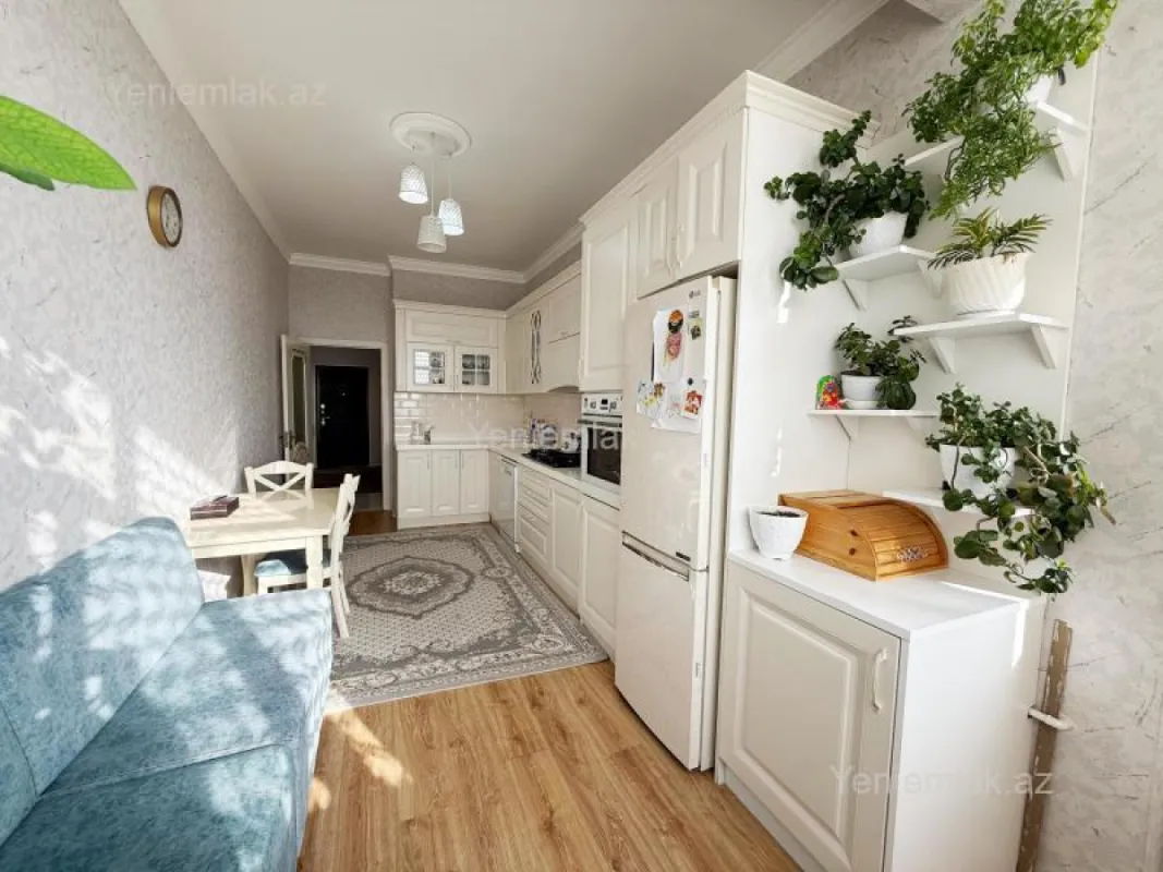 Satılır 3 otaqlı yeni tikili 110 m²