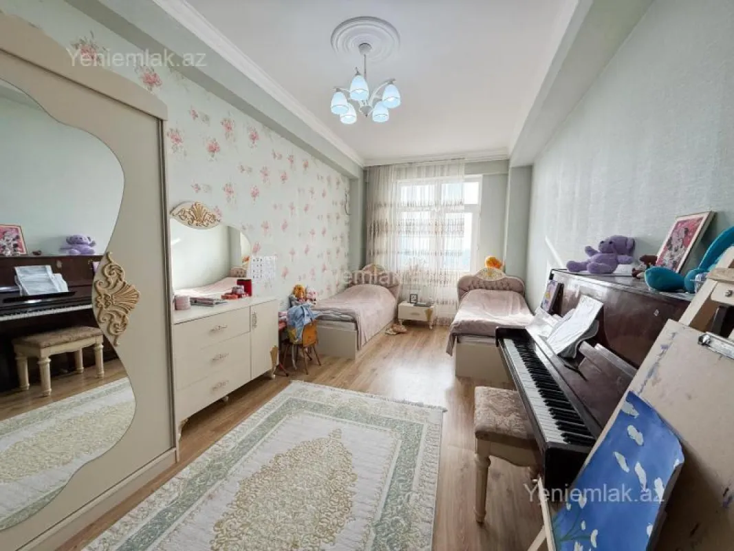 Satılır 3 otaqlı yeni tikili 110 m²