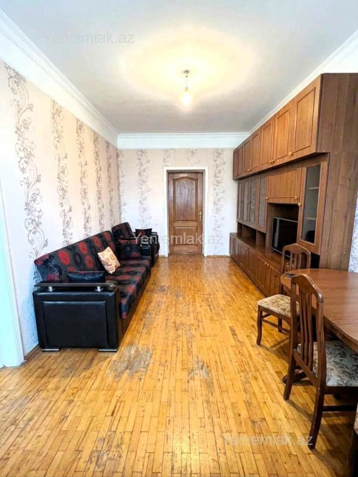 Satılır 2 otaqlı köhnə tikili 55 m²