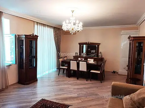 Satılır 4 otaqlı köhnə tikili 130 m²