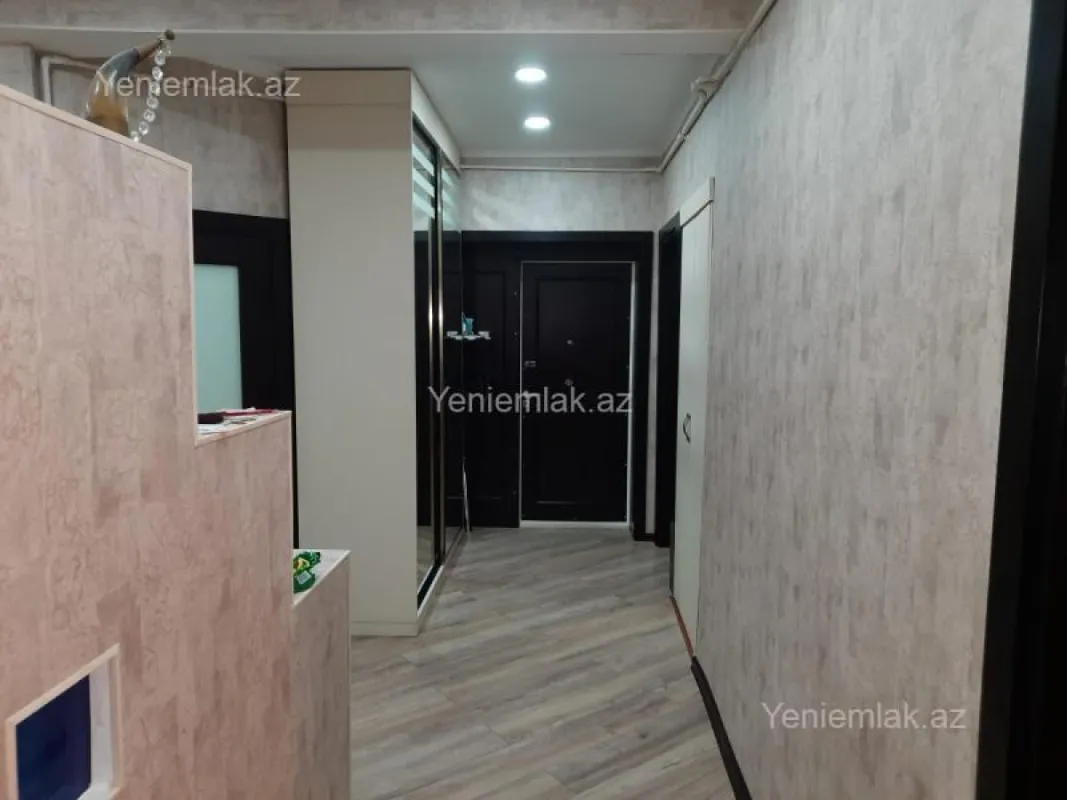 Satılır 4 otaqlı köhnə tikili 130 m²