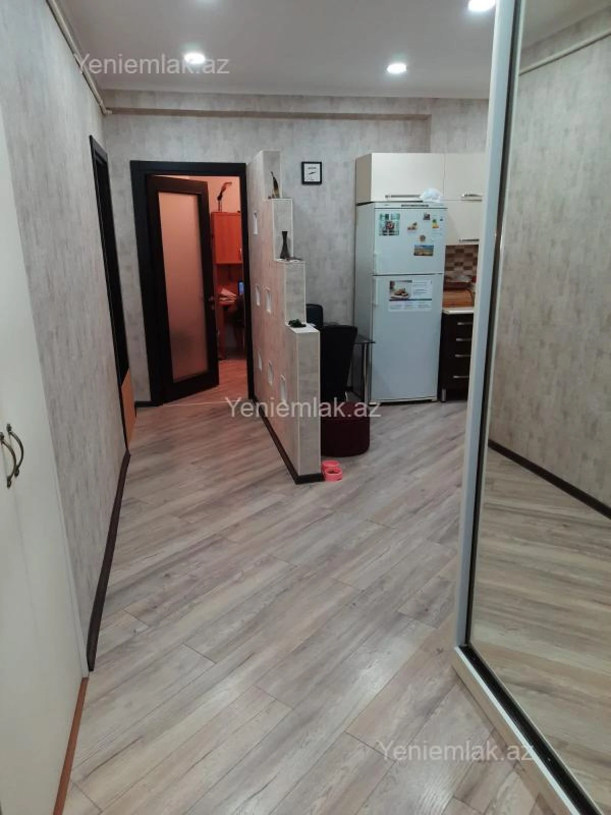 Satılır 4 otaqlı köhnə tikili 130 m²