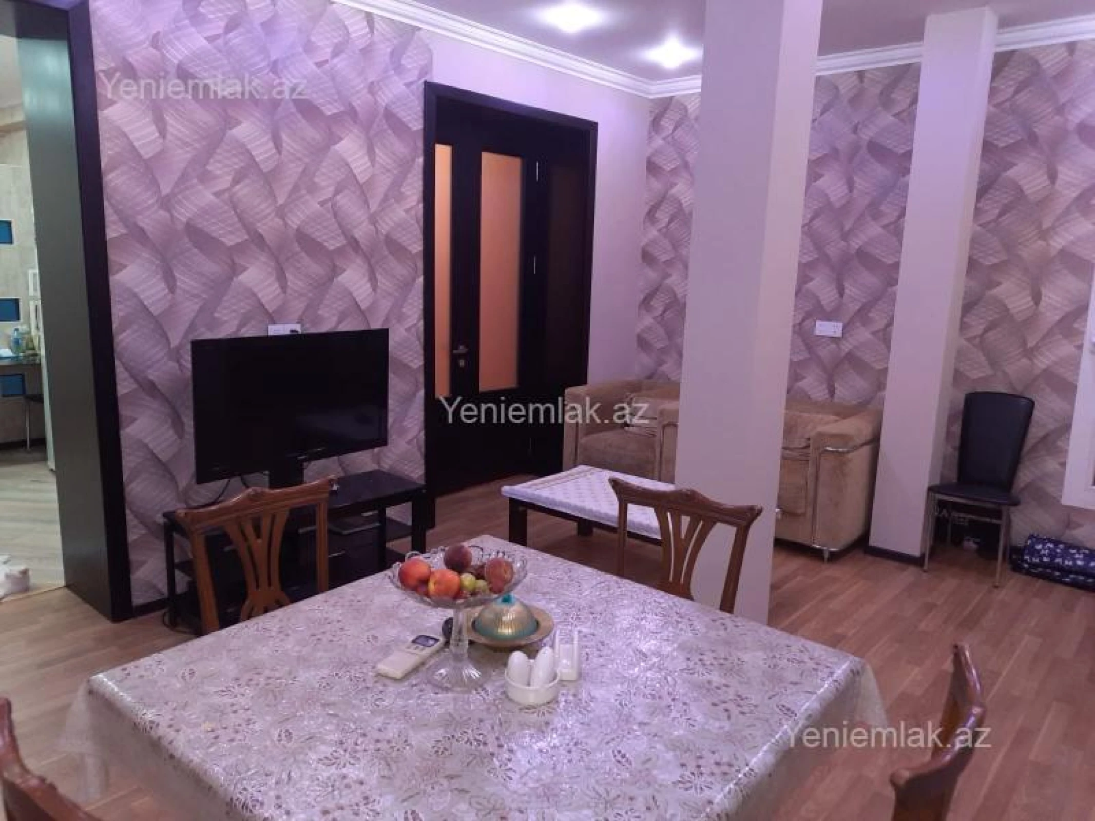 Satılır 4 otaqlı köhnə tikili 130 m²