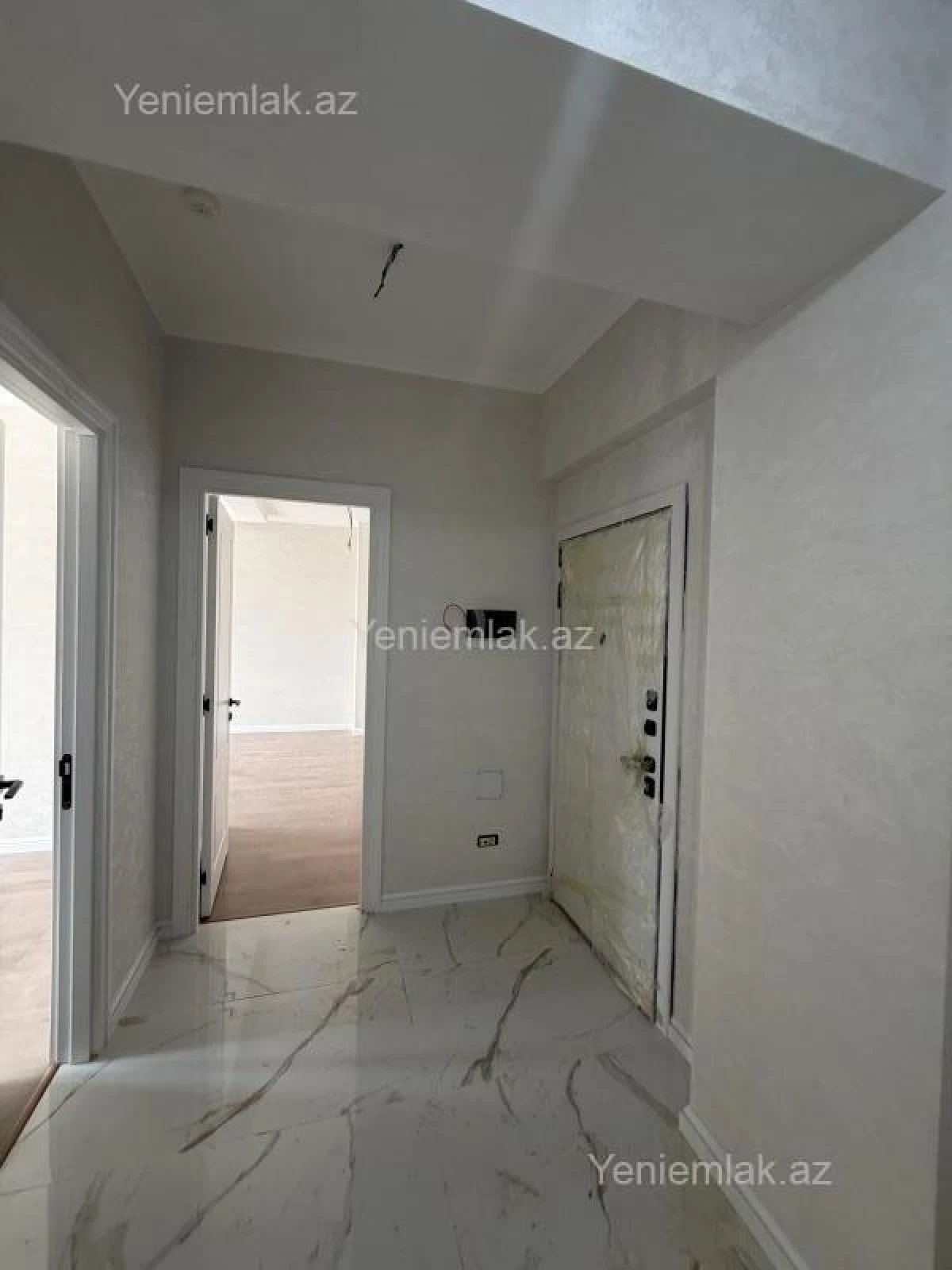 Satılır 3 otaqlı yeni tikili 73 m²
