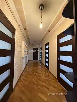 Satılır 5 otaqlı köhnə tikili 100 m²