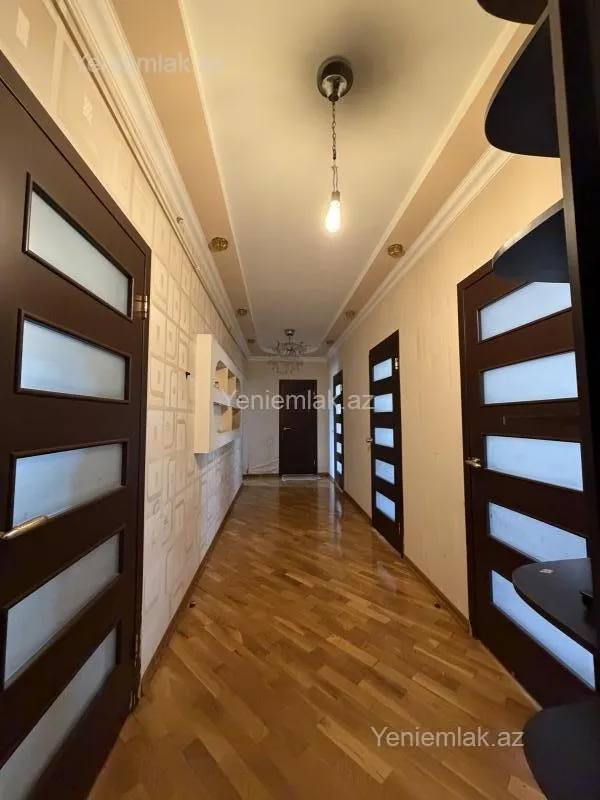 Satılır 5 otaqlı köhnə tikili 100 m²