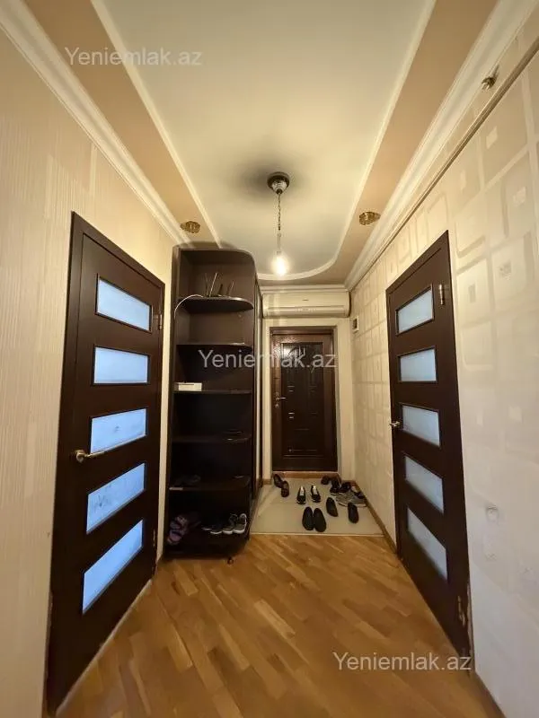 Satılır 5 otaqlı köhnə tikili 100 m²