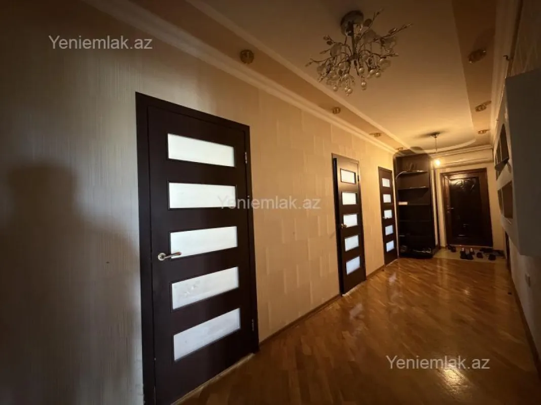 Satılır 5 otaqlı köhnə tikili 100 m²