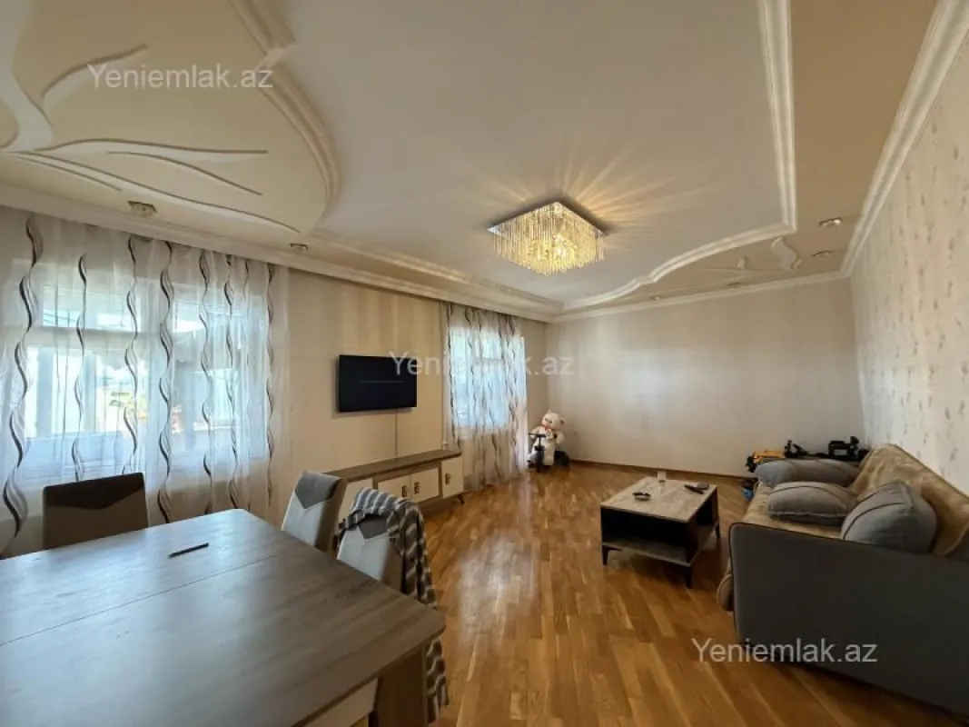 Satılır 5 otaqlı köhnə tikili 100 m²