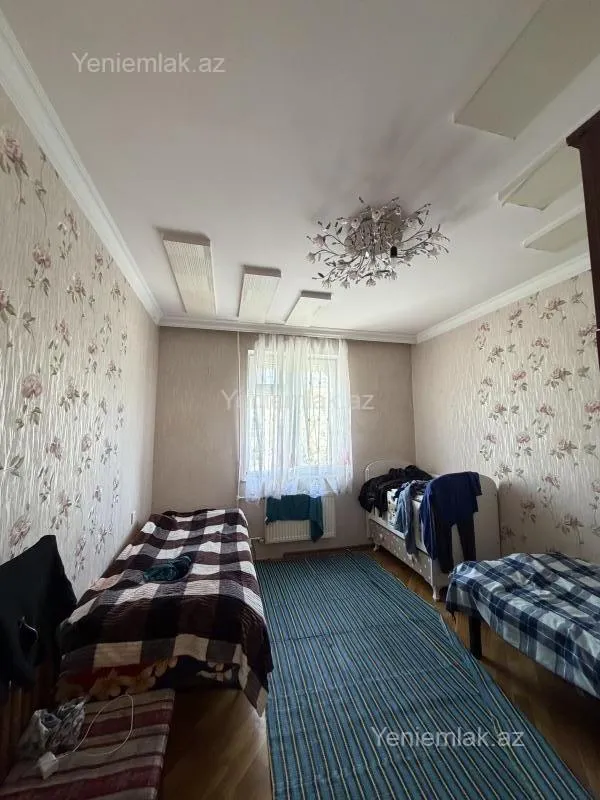 Satılır 5 otaqlı köhnə tikili 100 m²