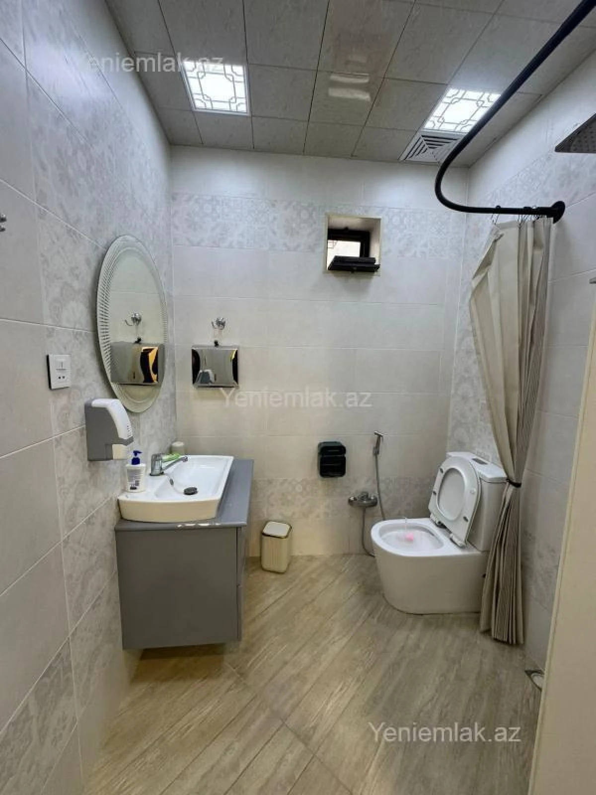 Satılır 6 otaqlı həyət evi 350 m²