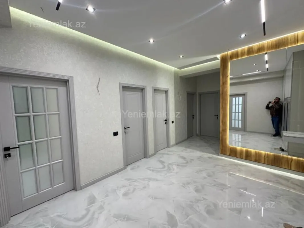 Satılır 3 otaqlı yeni tikili 131 m²
