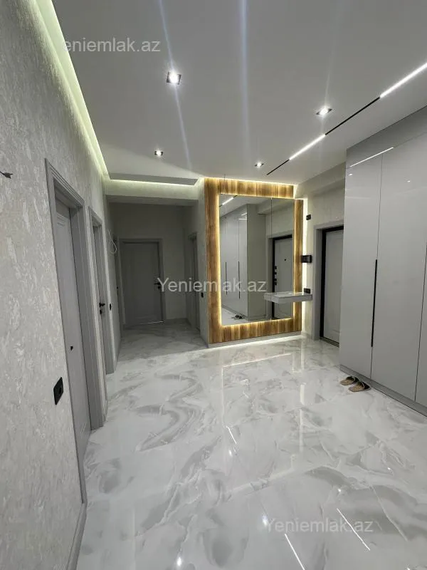 Satılır 3 otaqlı yeni tikili 131 m²