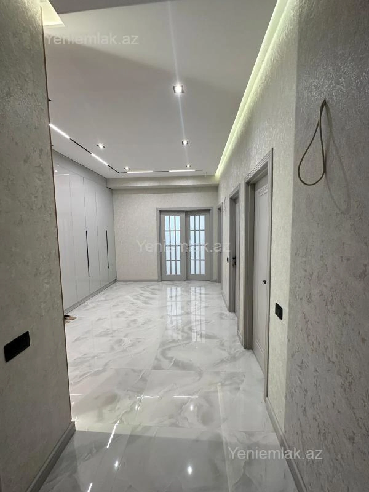 Satılır 3 otaqlı yeni tikili 131 m²