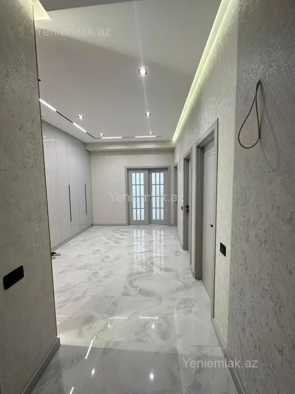 Satılır 3 otaqlı yeni tikili 131 m²