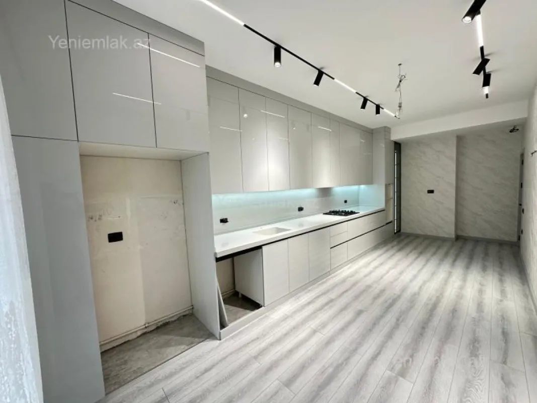 Satılır 3 otaqlı yeni tikili 131 m²
