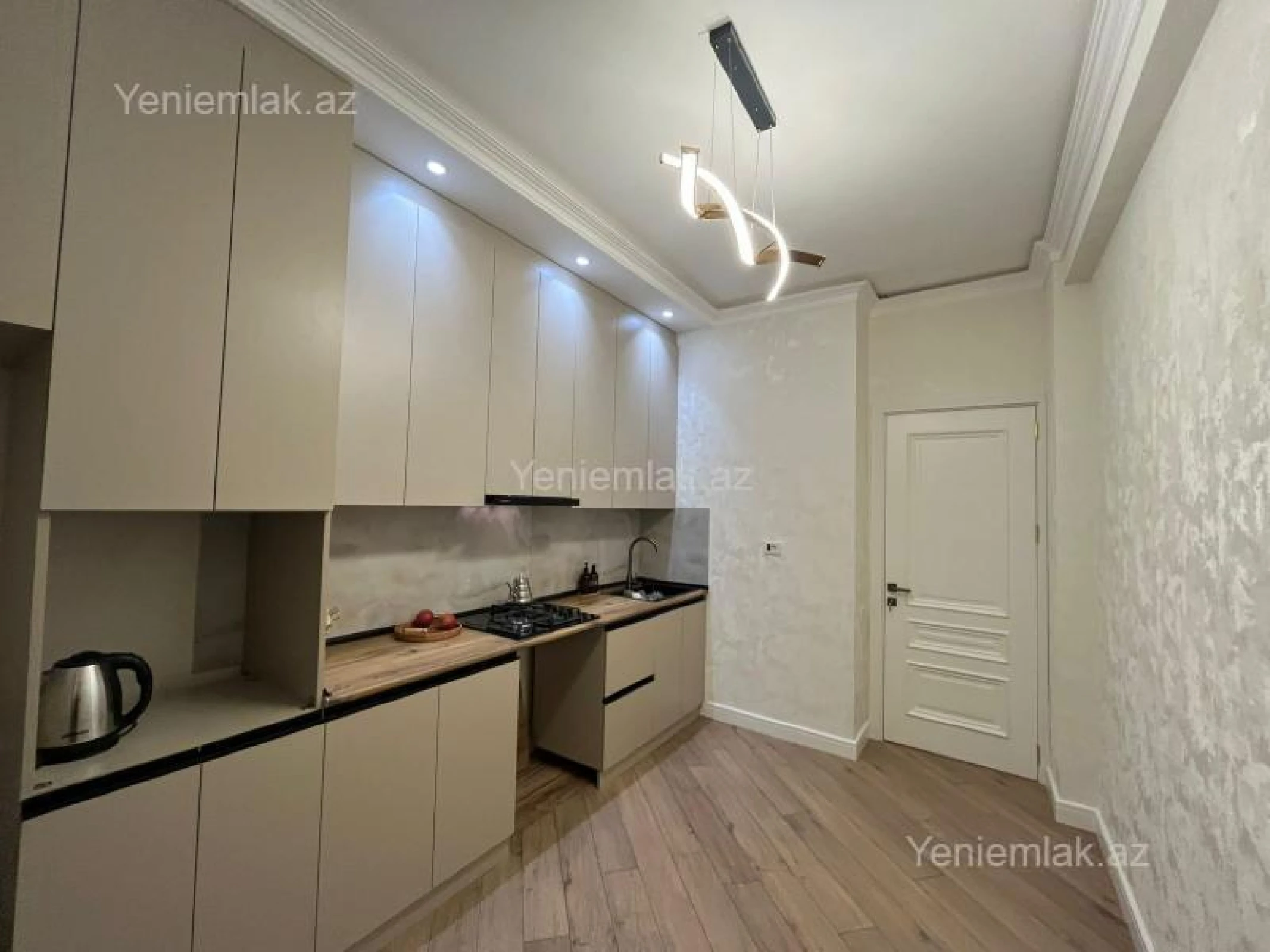 Satılır 3 otaqlı yeni tikili 98.5 m²