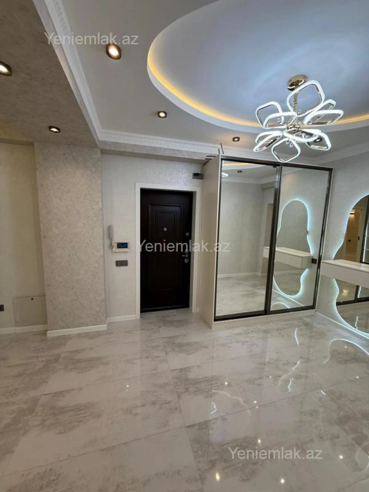 Satılır 2 otaqlı yeni tikili 95 m²
