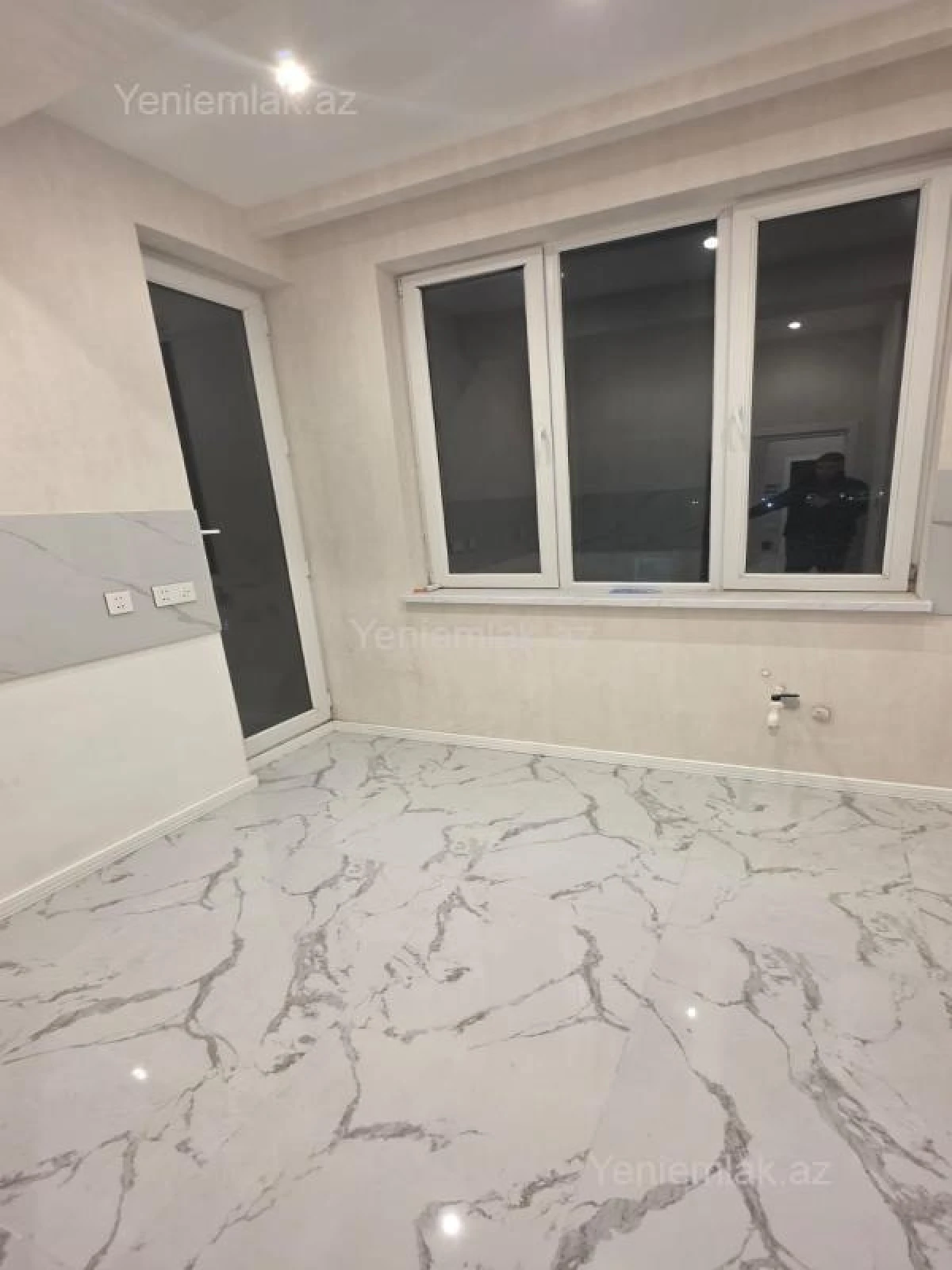 Satılır 3 otaqlı yeni tikili 81 m²