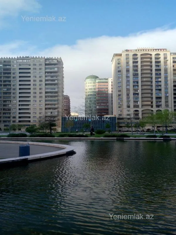 Satılır 3 otaqlı yeni tikili 156 m²