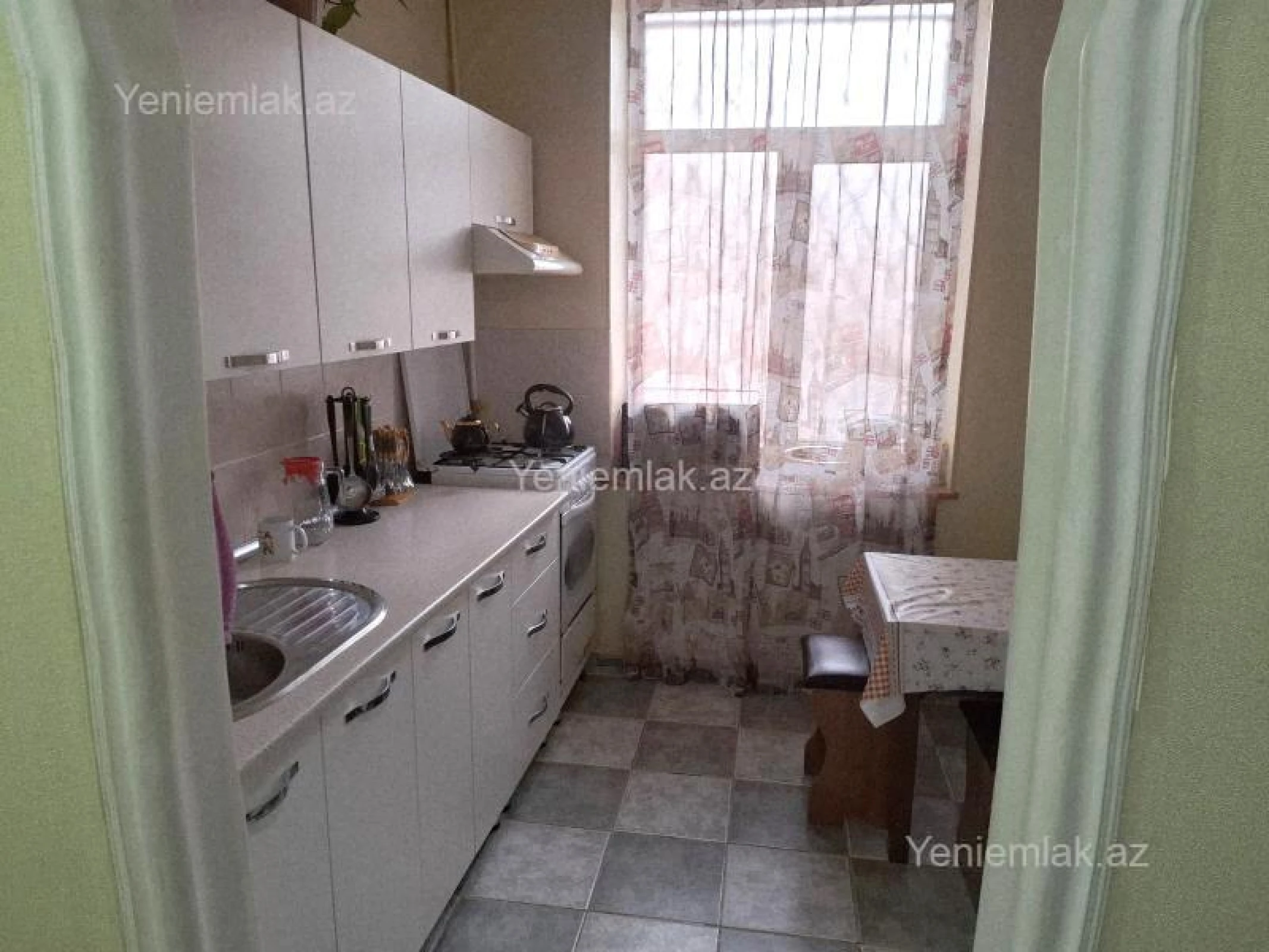 Satılır 3 otaqlı köhnə tikili 80 m²