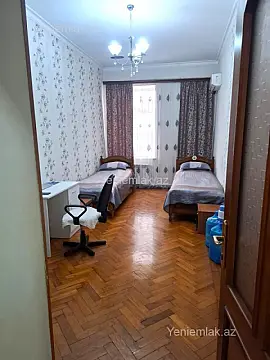 Satılır 3 otaqlı köhnə tikili 80 m²