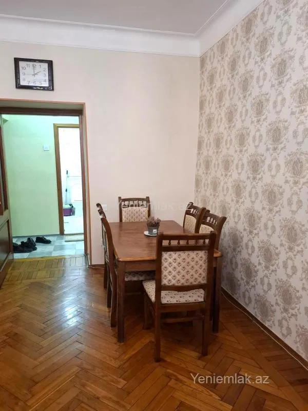 Satılır 3 otaqlı köhnə tikili 80 m²