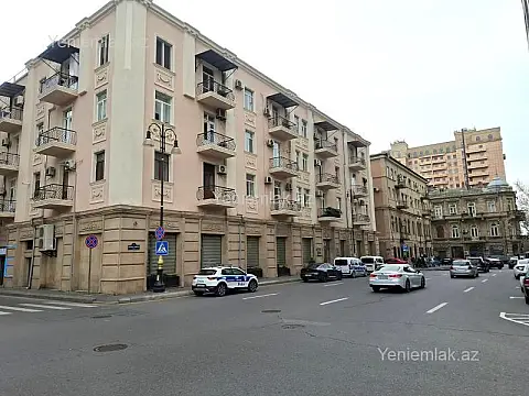 Satılır 3 otaqlı köhnə tikili 80 m² — Bakı, Nəsimi 3 otaq 80.00 m²