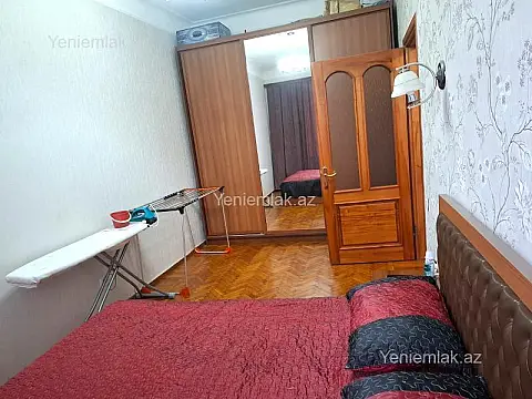 Satılır 3 otaqlı köhnə tikili 80 m²