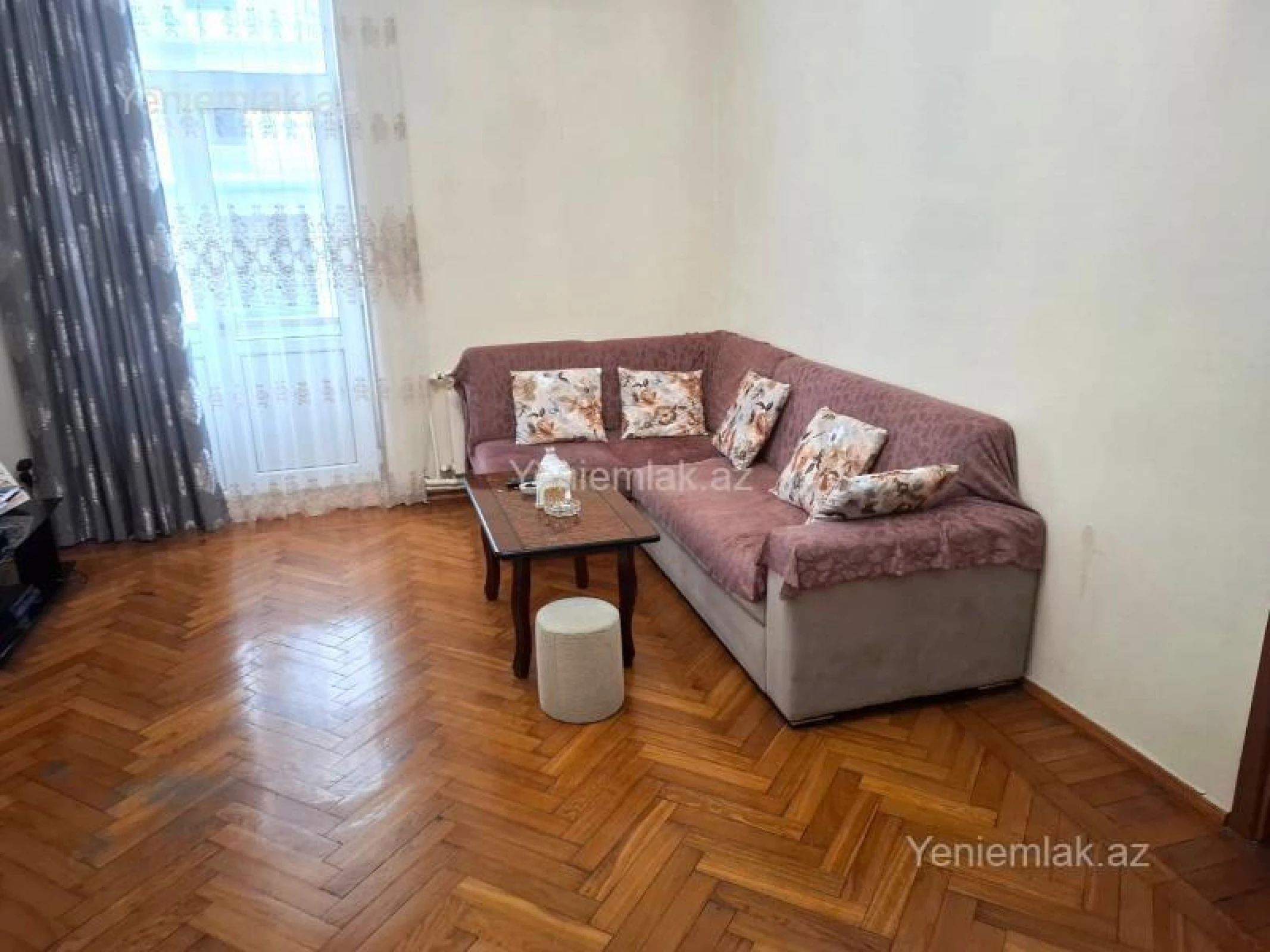 Satılır 3 otaqlı köhnə tikili 80 m²