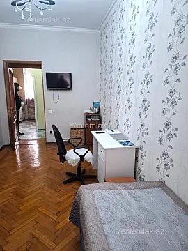 Satılır 3 otaqlı köhnə tikili 80 m²