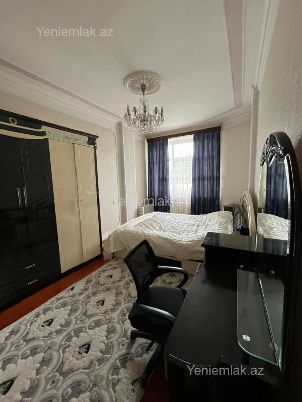 Satılır 4 otaqlı yeni tikili 130 m²