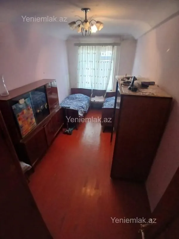 Satılır 3 otaqlı köhnə tikili 75 m²