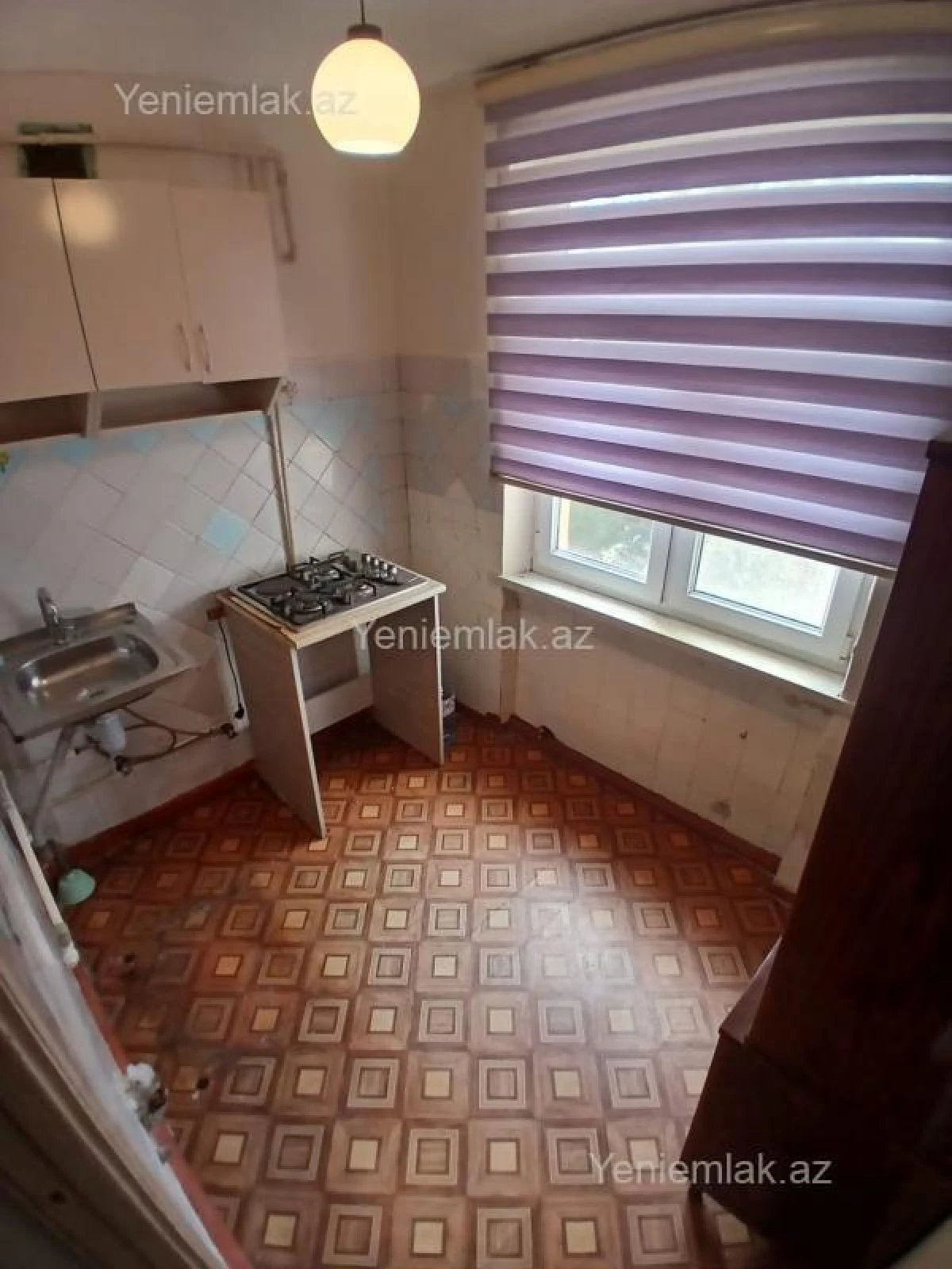 Satılır 3 otaqlı köhnə tikili 75 m²