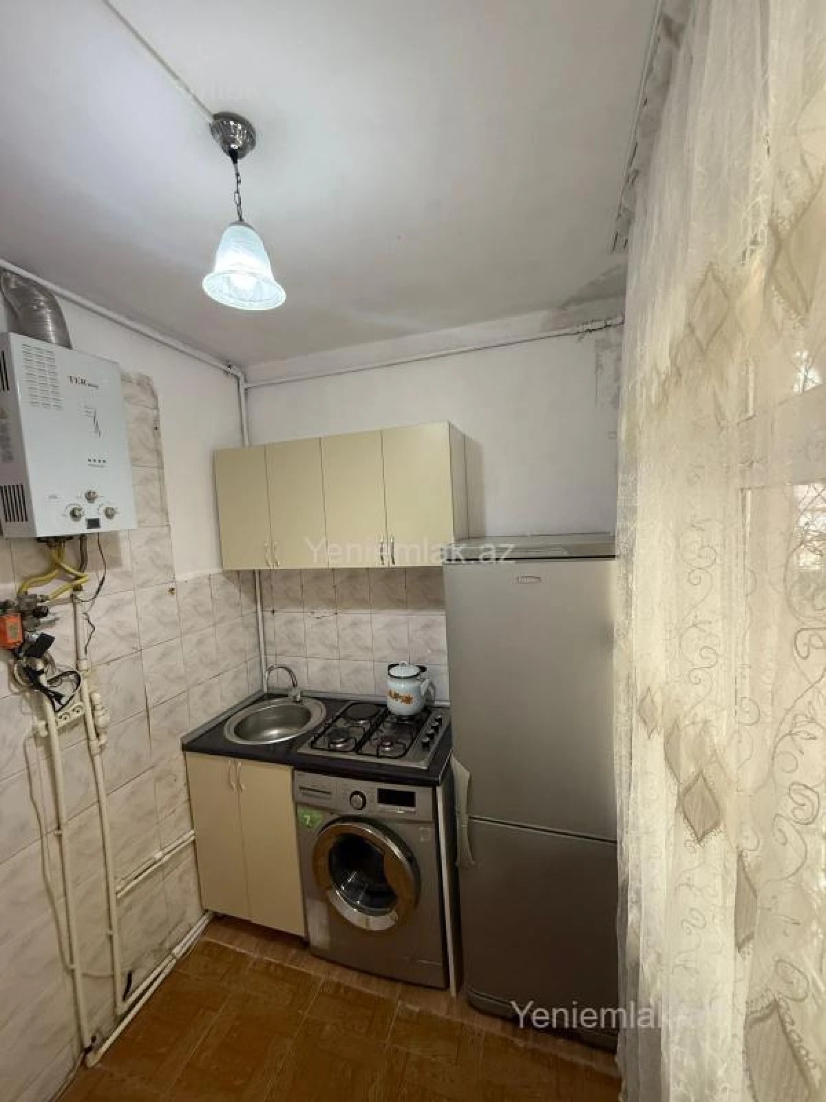 Satılır 3 otaqlı köhnə tikili 85 m²