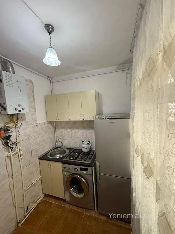 Satılır 3 otaqlı köhnə tikili 85 m²