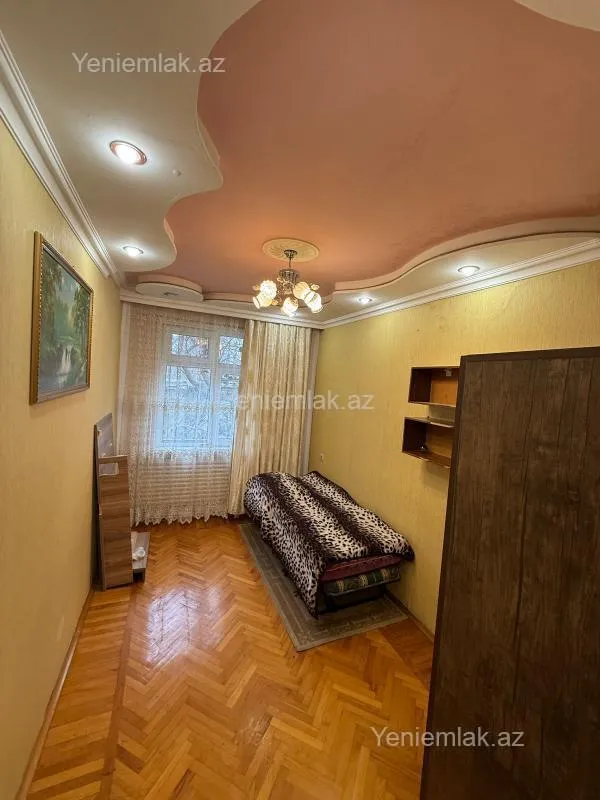 Satılır 3 otaqlı köhnə tikili 85 m²