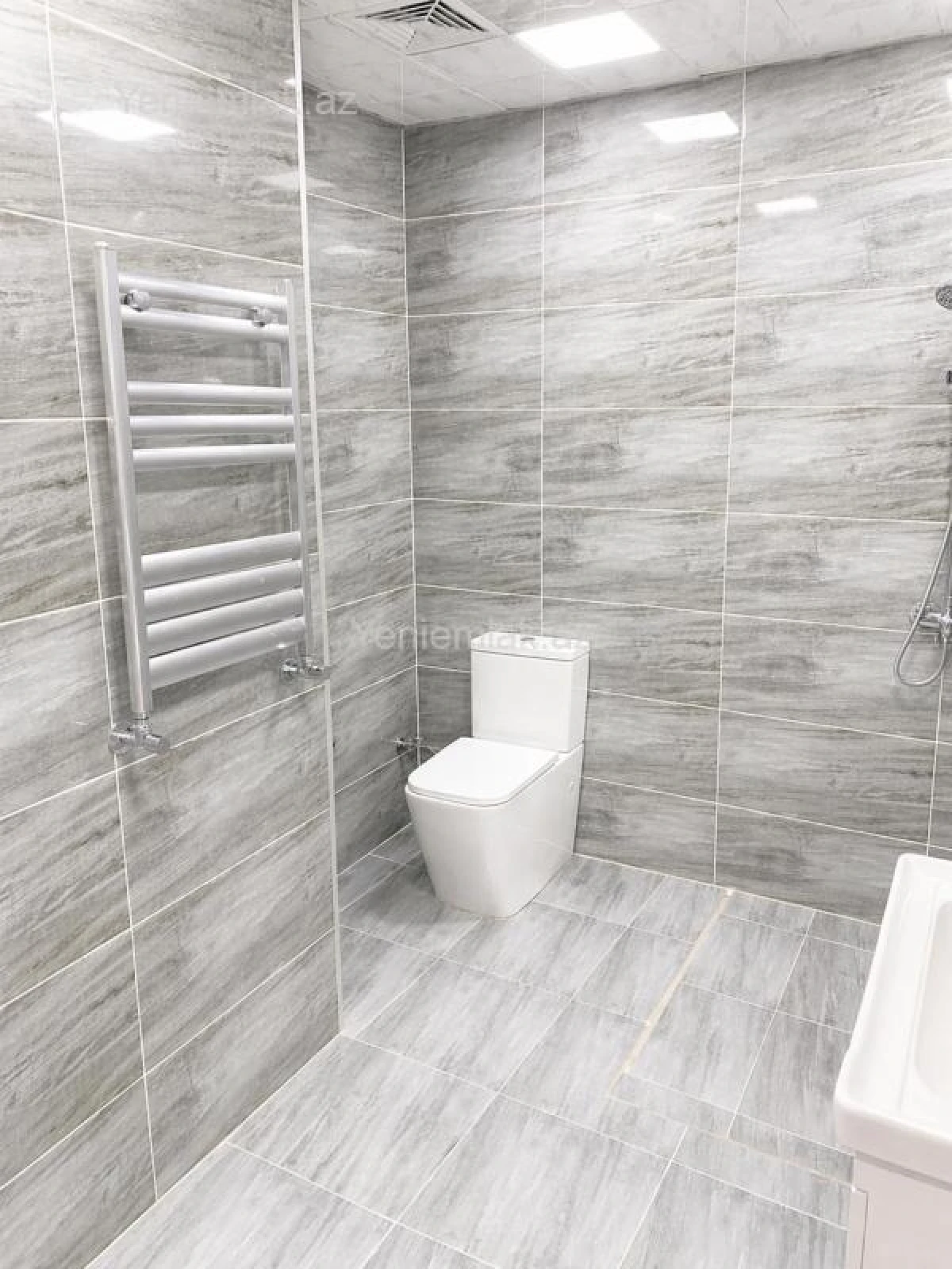 Satılır 3 otaqlı yeni tikili 100 m²