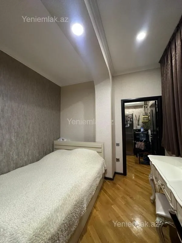 Satılır 3 otaqlı yeni tikili 90 m²