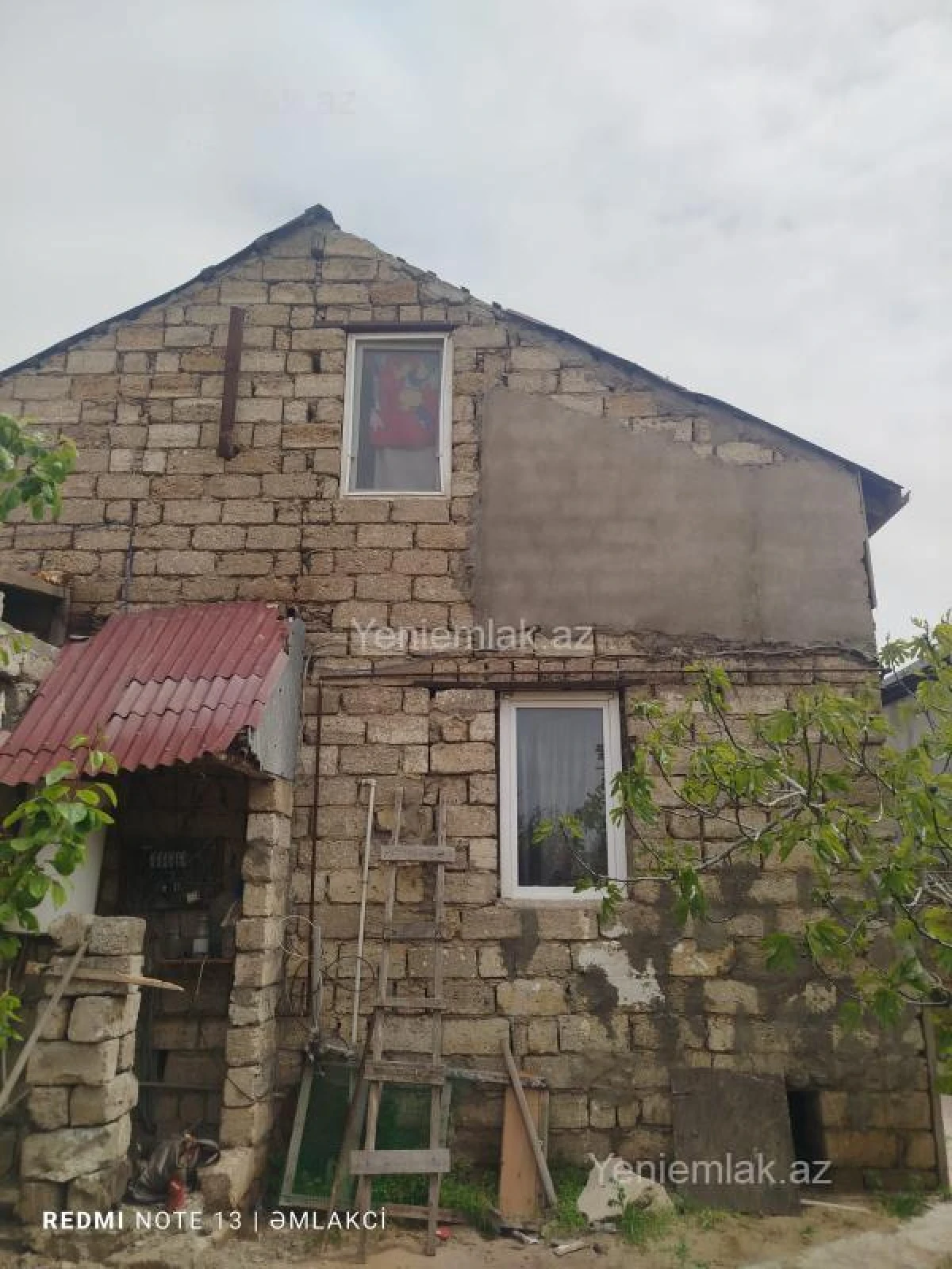 Satılır 2 otaqlı həyət evi 80 m²