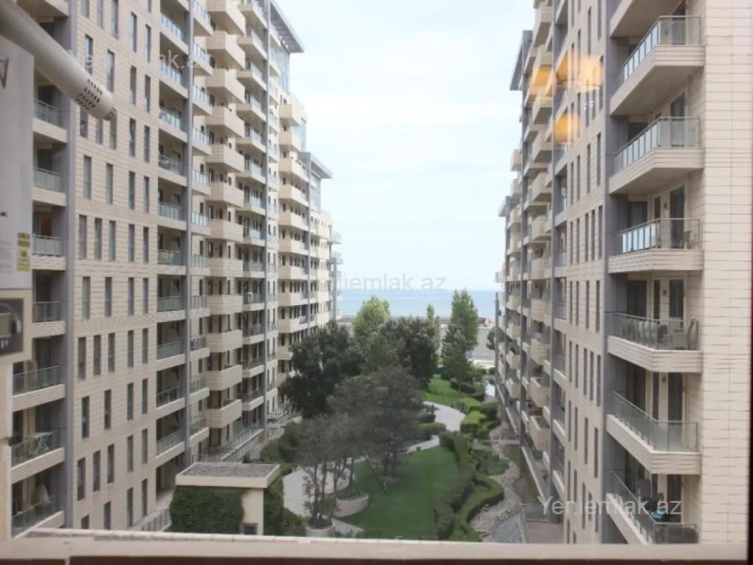 Satılır 4 otaqlı yeni tikili 220 m²