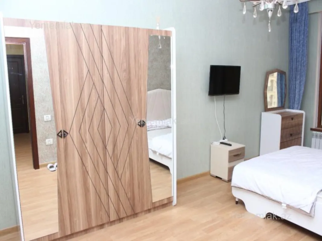 Satılır 4 otaqlı yeni tikili 220 m²