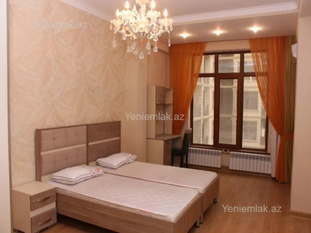 Satılır 4 otaqlı yeni tikili 220 m²